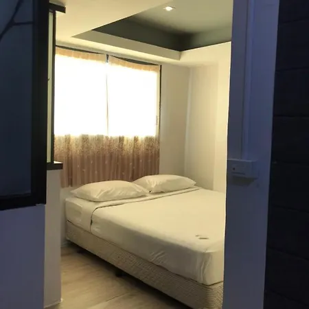Rod Fai Fah Apartment